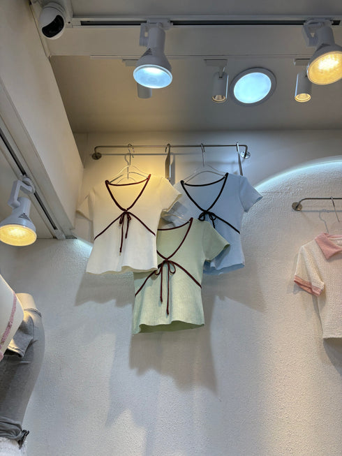 Ladies Vintage V-Neckline Tops